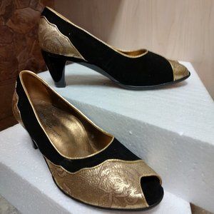 "HELLE" BLACK & GOLD PEEP TOE PUMP W/3" HEEL